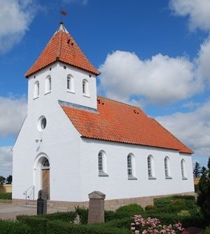 Agerø kirke set fra kirkegården